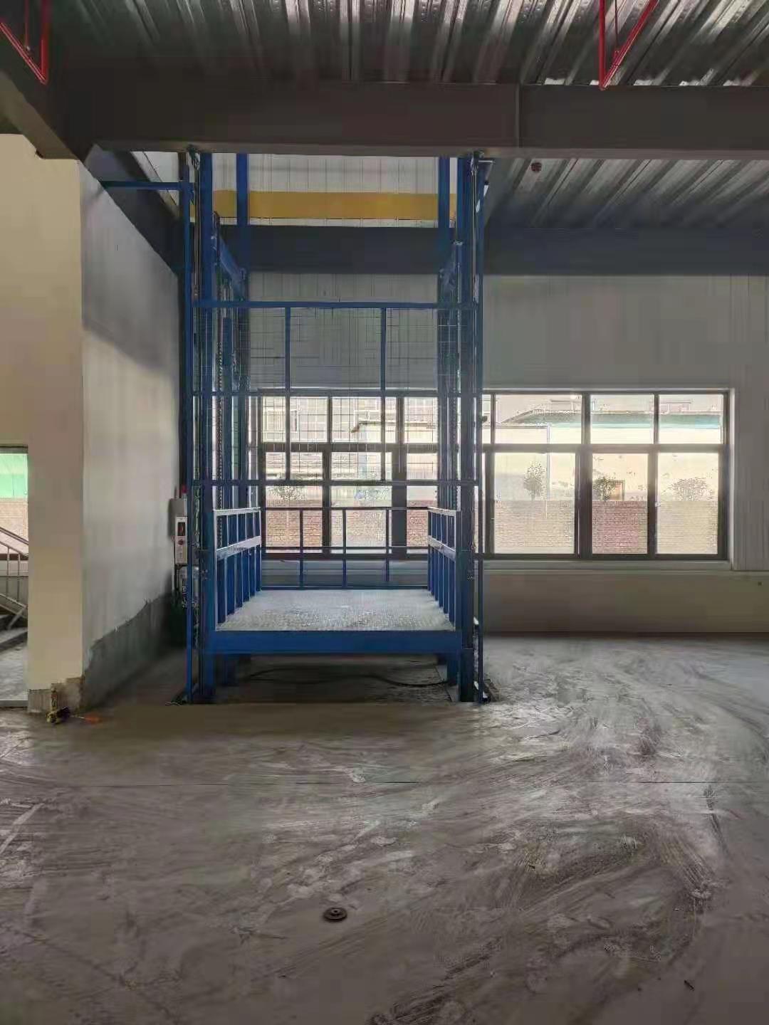 升降機使用及維護液壓（yā）油